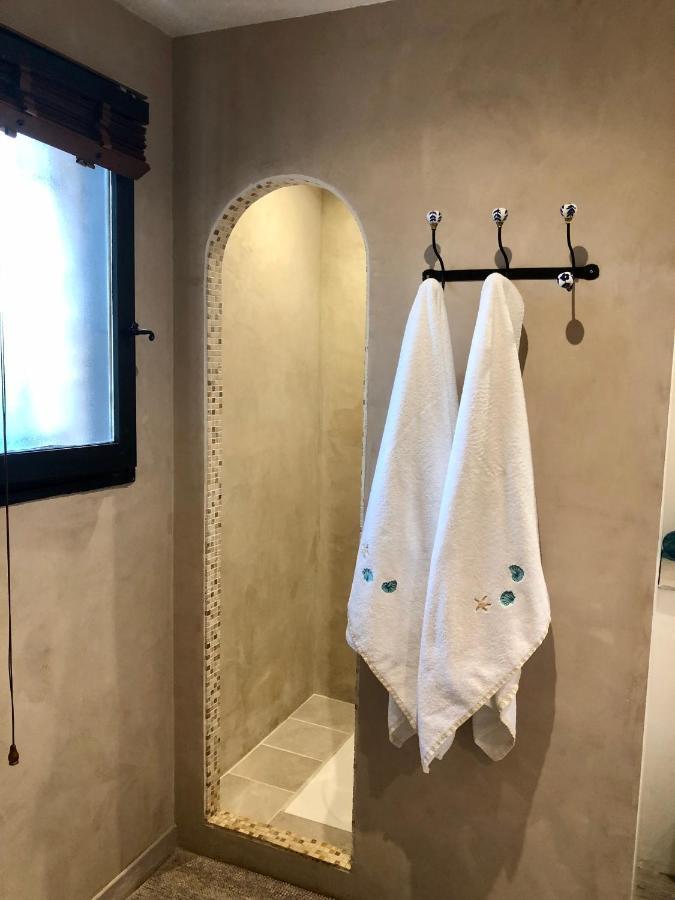 실랑-라 카스카드 Longo Mai B&B 외부 사진